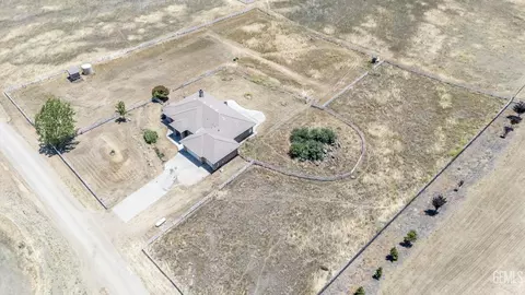 View/Area - 20900 Fallen Leaf Dr, Tehachapi, CA 93561 photo 10 of 19