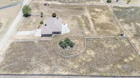 View/Area - 20900 Fallen Leaf Dr, Tehachapi, CA 93561 photo 8 of 19