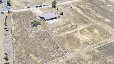 View/Area - 20900 Fallen Leaf Dr, Tehachapi, CA 93561 photo 6 of 19