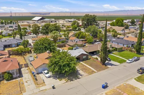 View/Area - 161 W 2 Nd, Buttonwillow, CA 93206 photo 3 of 7