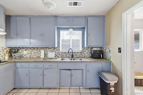 Kitchen - 161 W 2 Nd, Buttonwillow, CA 93206 photo 3 of 3