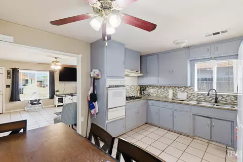Kitchen - 161 W 2 Nd, Buttonwillow, CA 93206 photo 1 of 3