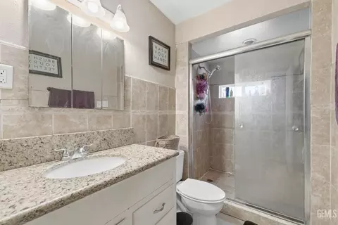 Bath - 161 W 2 Nd, Buttonwillow, CA 93206 photo 1 of 2
