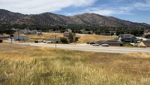 22208 Mariposa, Tehachapi, CA 93561 photo 6