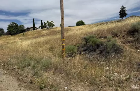 22208 Mariposa, Tehachapi, CA 93561 photo 4