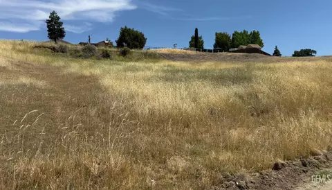 22208 Mariposa, Tehachapi, CA 93561 photo 3