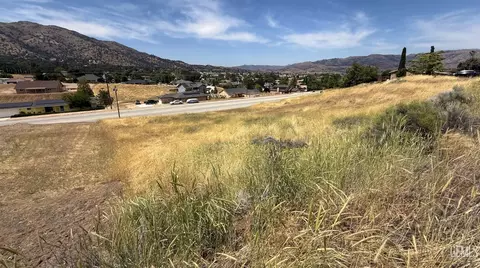 22208 Mariposa, Tehachapi, CA 93561 photo 5