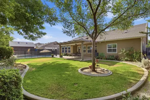 Exterior - 14908 Cotton Blossom Ave, Bakersfield, CA 93314 photo 4 of 9