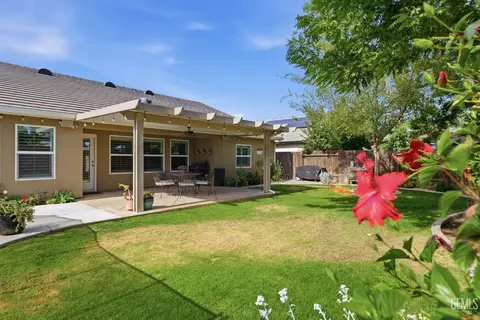 Exterior - 14908 Cotton Blossom Ave, Bakersfield, CA 93314 photo 5 of 9