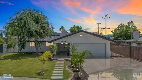 2704 Daken St, Bakersfield, CA 93309