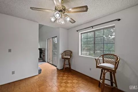 Dining - 18520 Glenview Ct, Tehachapi, CA 93561 photo 2 of 2