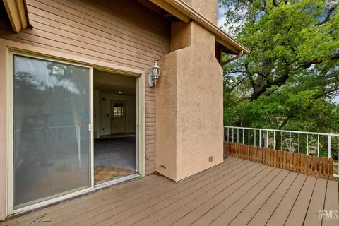 Exterior - 18520 Glenview Ct, Tehachapi, CA 93561 photo 10 of 12