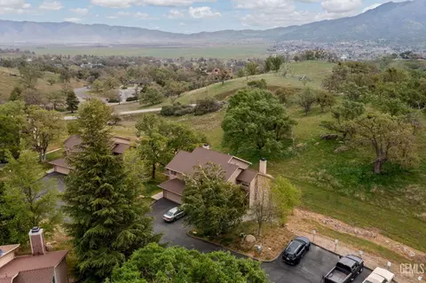 View/Area - 18520 Glenview Ct, Tehachapi, CA 93561 photo 1 of 5