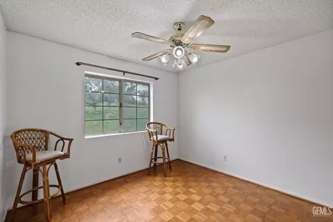 Bedroom - 18520 Glenview Ct, Tehachapi, CA 93561 photo 5 of 9
