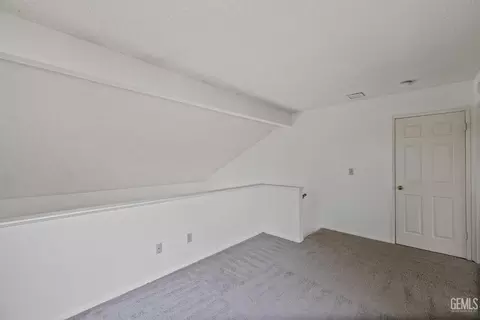 Bedroom - 18520 Glenview Ct, Tehachapi, CA 93561 photo 6 of 9
