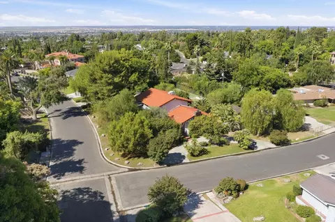4265 Country Club Dr, Bakersfield, CA 93306