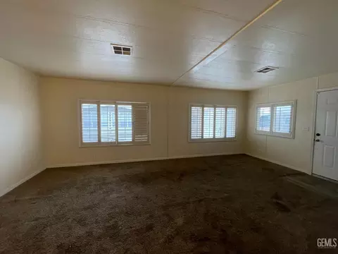 97 Cinnamon Ln, Bakersfield, CA 93308