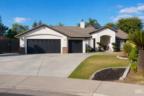 5710 Danbury Ct, Bakersfield, CA 93312
