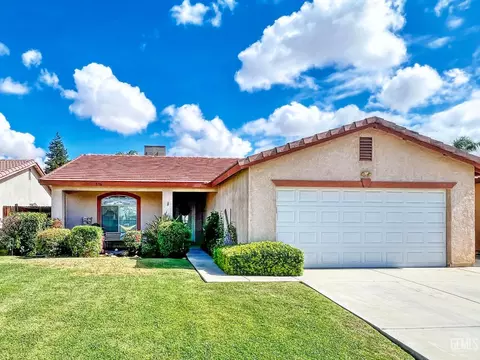 536 Sunset Meadow Ln, Bakersfield, CA 93308