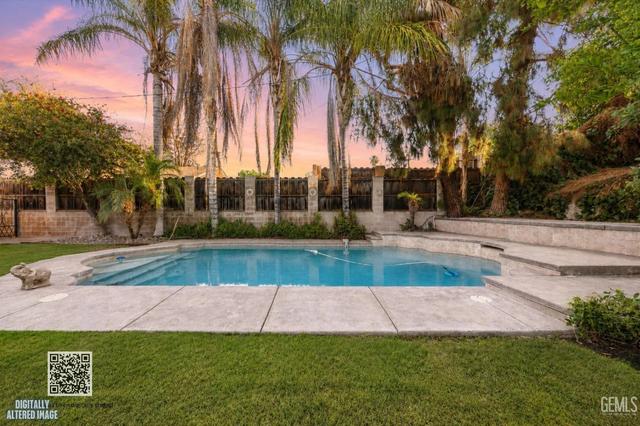 3825 Dalehurst Dr, Bakersfield, CA 93306