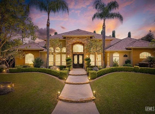 1400 Pineglen Dr, Bakersfield, CA 93312
