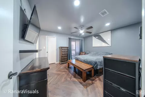 Bedroom - 5401 Midsummer Dr #B, Bakersfield, CA 93308 photo 1 of 2