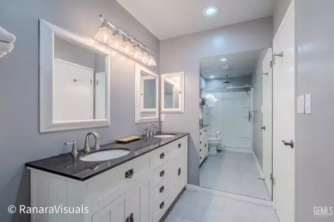 Bath - 5401 Midsummer Dr #B, Bakersfield, CA 93308 photo 2 of 3