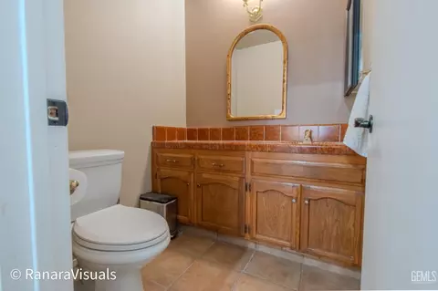 Bath - 5401 Midsummer Dr #B, Bakersfield, CA 93308 photo 3 of 3
