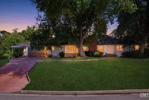 227 El Cerrito Dr, Bakersfield, CA 93305