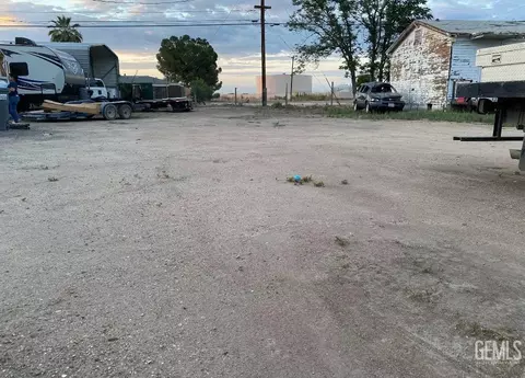 264 E 1st St, Buttonwillow, CA 93206