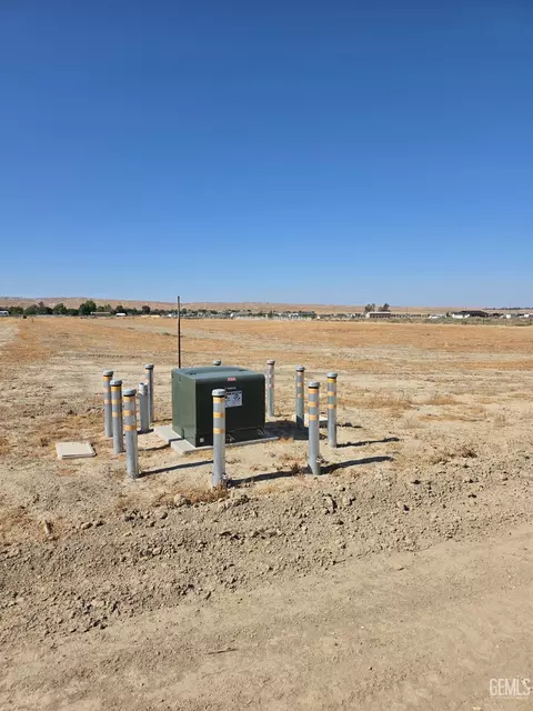 28138 Valley West Rd, Taft, CA 93268