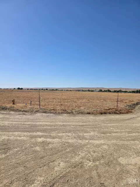 28144 Valley West Rd, Taft, CA 93268