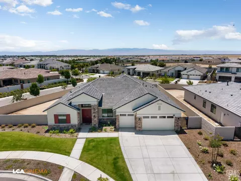 12613 Espalier Ct, Bakersfield, CA 93311