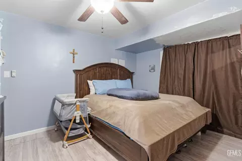 Bedroom - 341 Plumtree Dr, Arvin, CA 93203 photo 2 of 5