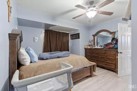 Bedroom - 341 Plumtree Dr, Arvin, CA 93203 photo 1 of 5