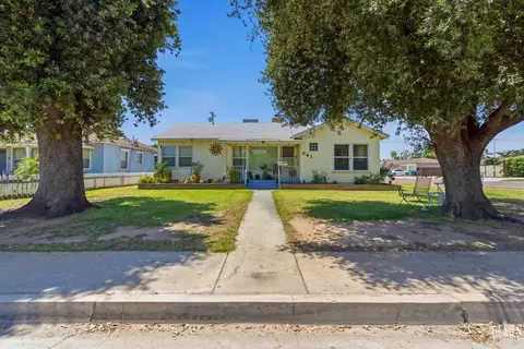 341 Plumtree Dr, Arvin, CA 93203