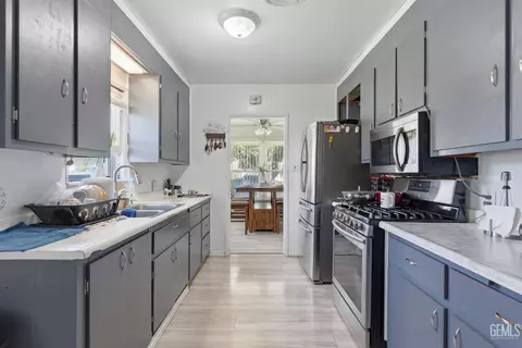 Kitchen - 341 Plumtree Dr, Arvin, CA 93203 photo 1 of 2