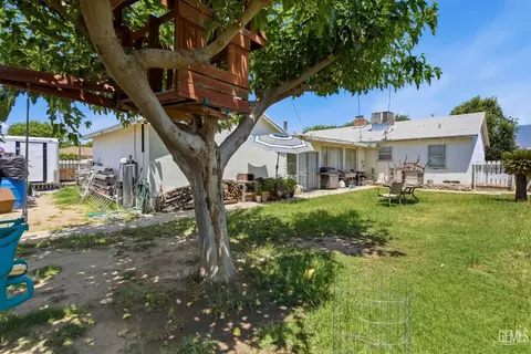 Exterior - 341 Plumtree Dr, Arvin, CA 93203 photo 4 of 6