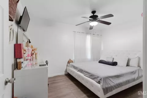 Bedroom - 341 Plumtree Dr, Arvin, CA 93203 photo 3 of 5