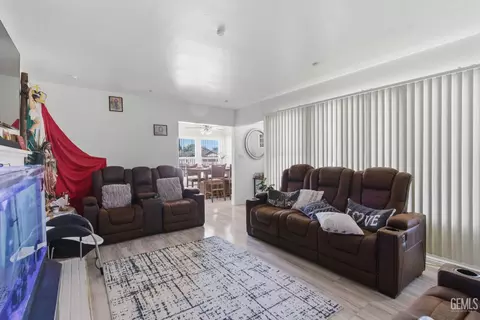 Living - 341 Plumtree Dr, Arvin, CA 93203 photo 2 of 2