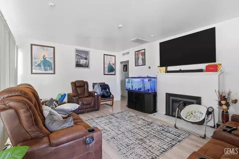 Living - 341 Plumtree Dr, Arvin, CA 93203 photo 1 of 2