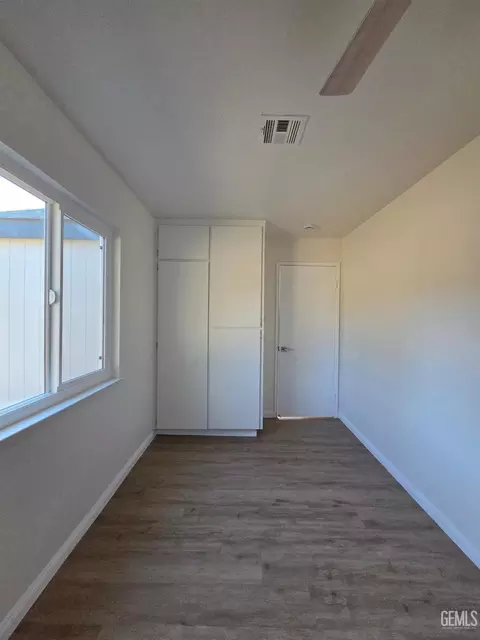 Bedroom - 30040 Jamaica Dunes Dr, Tehachapi, CA 93561 photo 2 of 3