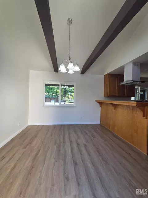 Dining - 30040 Jamaica Dunes Dr, Tehachapi, CA 93561 photo 1 of 1