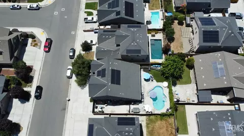 View/Area - 9206 Red Pine Dr, Shafter, CA 93263 photo 2 of 3