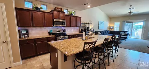 Kitchen - 9206 Red Pine Dr, Shafter, CA 93263 photo 3 of 3
