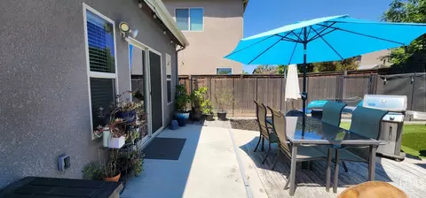 Exterior - 9206 Red Pine Dr, Shafter, CA 93263 photo 5 of 6