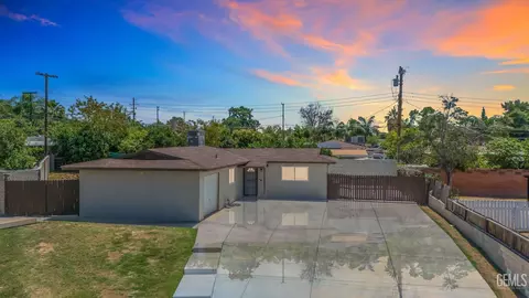 921 Hill St, Bakersfield, CA 93306