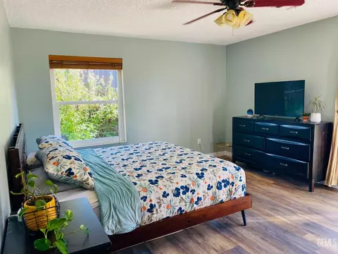Bedroom - 22817 Clover Spring Pl, Tehachapi, CA 93561 photo 4 of 5