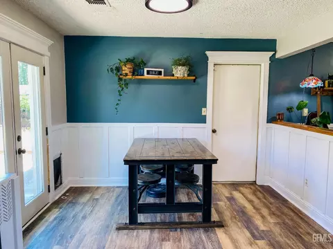 Dining - 22817 Clover Spring Pl, Tehachapi, CA 93561 photo 1 of 2