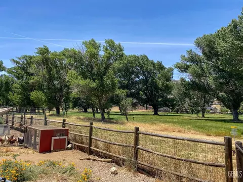 Exterior - 22817 Clover Spring Pl, Tehachapi, CA 93561 photo 11 of 11